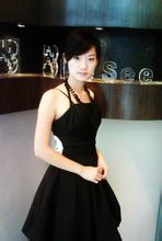 99qq Ning Yao diam-diam memarahi pelayan yang mengganti pakaian Lu Zhi